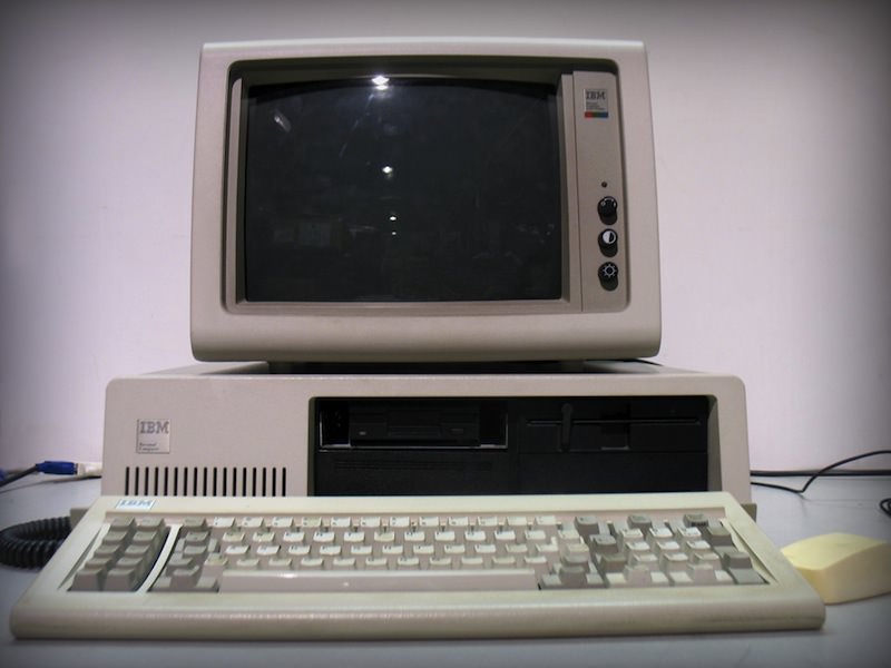 File:Old-computer.jpg